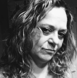 Meet your Posher, Lorie